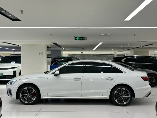Audi A4L — Фото автомобиля 4