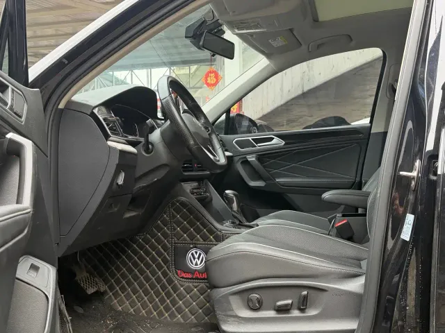 Volkswagen Tiguan L — Фото автомобиля 8