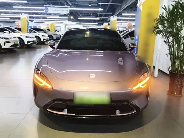 Xiaomi SU7 — Фото автомобиля 2