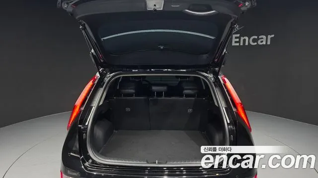 Kia Niro — Фото автомобиля 26