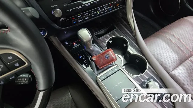 Lexus RX — Фото автомобиля 9