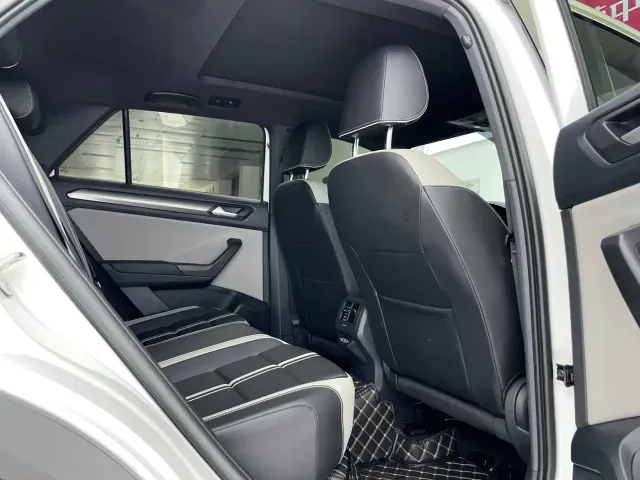 Volkswagen T-Roc — Фото автомобиля 19