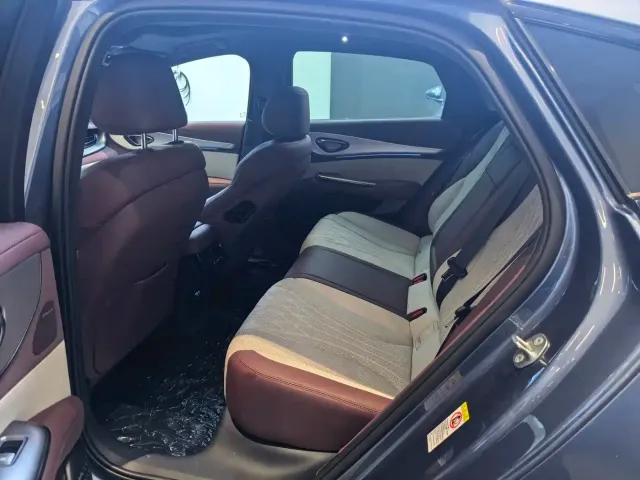 BYD Seal 07 DM-i 2025 Smart Drive Edition DM-i 1.5T 125km Flagship — Фото автомобиля 4