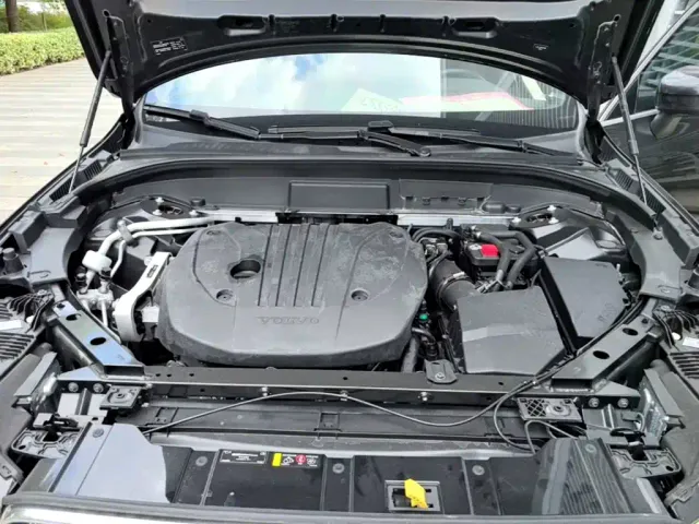 Volvo XC60 — Фото автомобиля 19