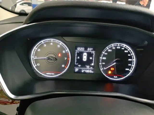 Geely Binyue — Фото автомобиля 11