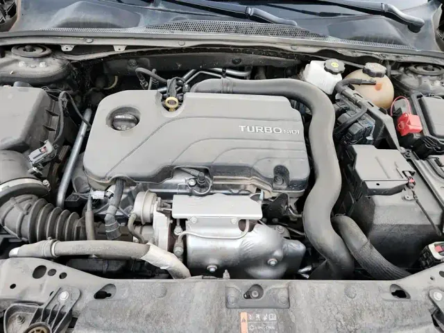 Buick Regal — Фото автомобиля 10