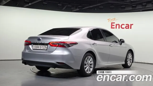 Toyota Camry — Фото автомобиля 2