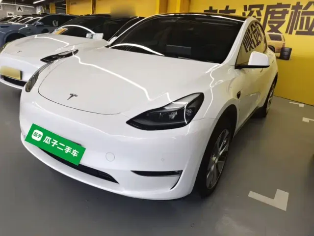 Фотография автомобиля — Tesla Model Y
