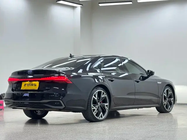 Audi A7L — Фото автомобиля 5