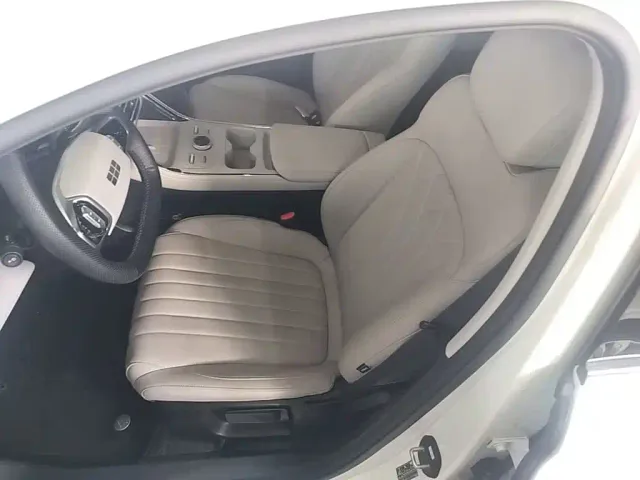 Geely Galaxy Stellar 6 — Фото автомобиля 14