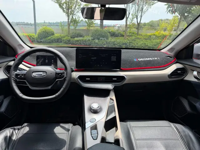 Geely Geometry A — Фото автомобиля 11
