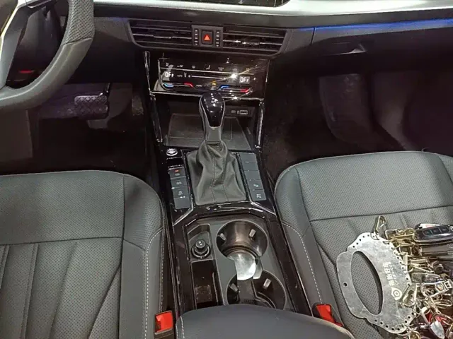 Volkswagen Passat — Фото автомобиля 13