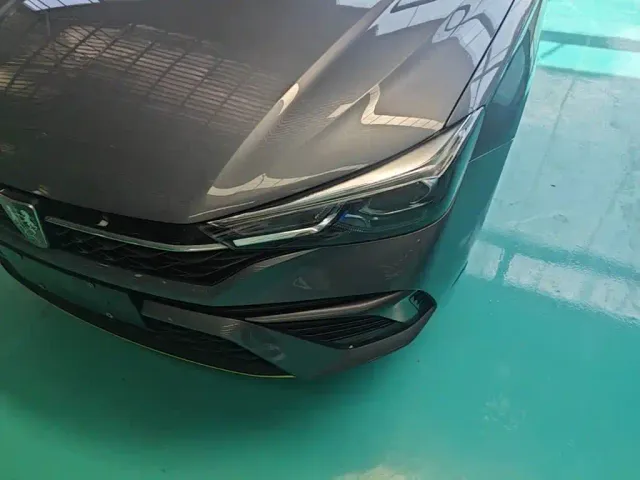 Roewe i5 — Фото автомобиля 23