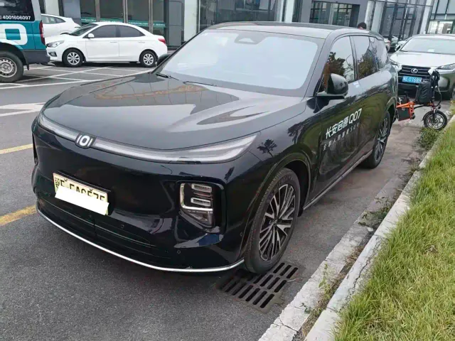 Фотография автомобиля — Changan Qiyuan Q07