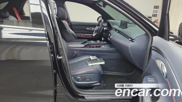 Genesis GV70 — Фото автомобиля 12