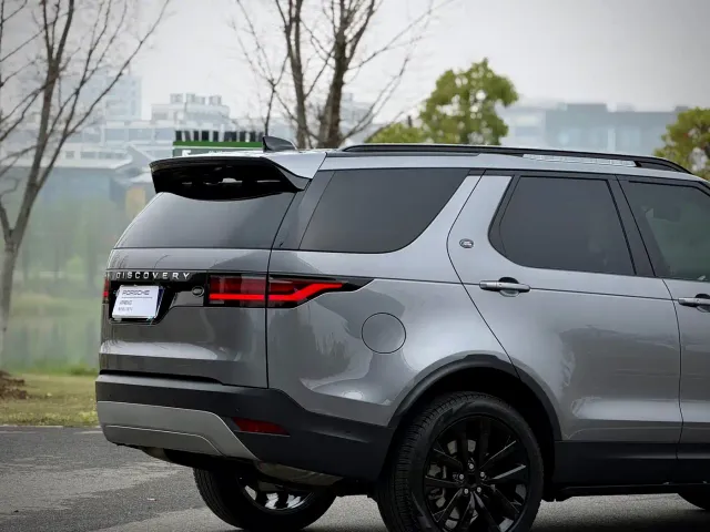 Land Rover Discovery — Фото автомобиля 8