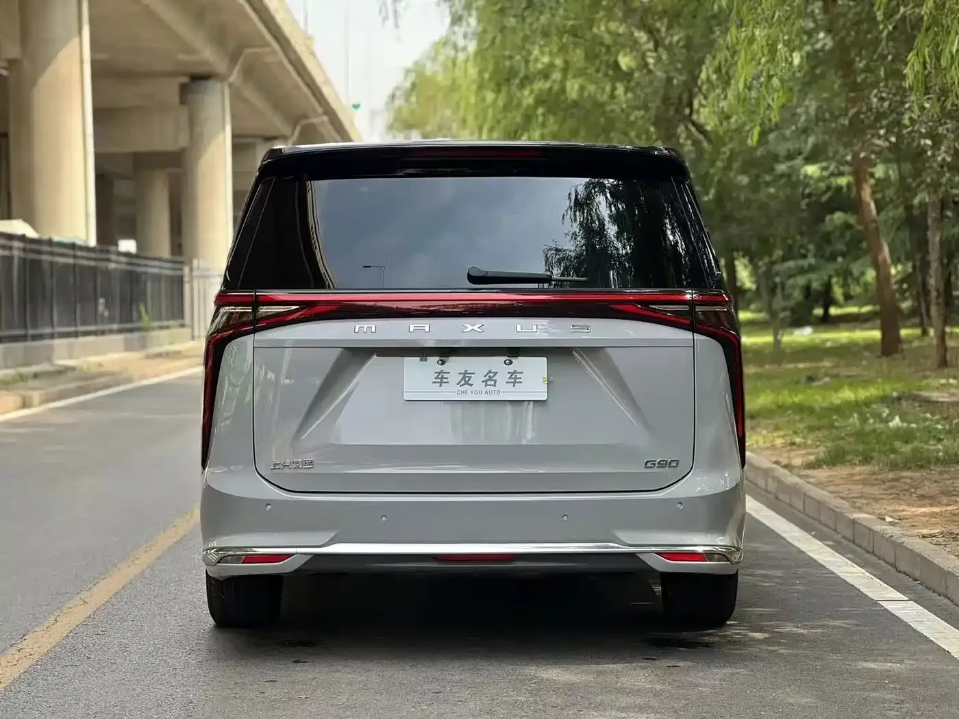 SAIC Maxus Maxus G90 2022 2.0T Interstellar Six-Seater — Фото автомобиля 8