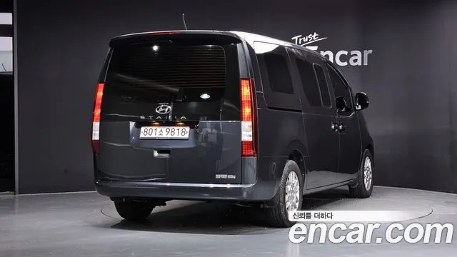 Фотография автомобиля — Hyundai Staria