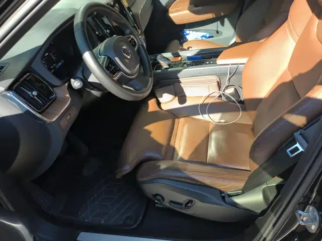 Volvo XC60 — Фото автомобиля 9