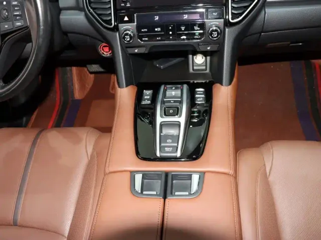 Honda UR-V — Фото автомобиля 15
