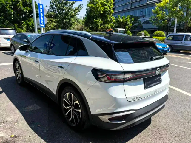 Volkswagen ID.4 X — Фото автомобиля 8