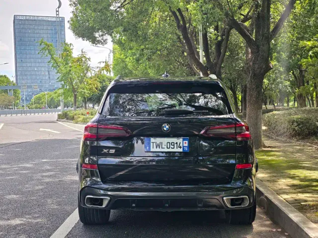 BMW X5 — Фото автомобиля 11