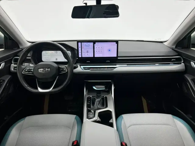 Geely Emgrand — Фото автомобиля 16