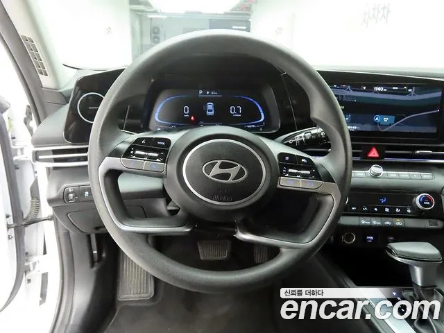 Hyundai Avante — Фото автомобиля 8