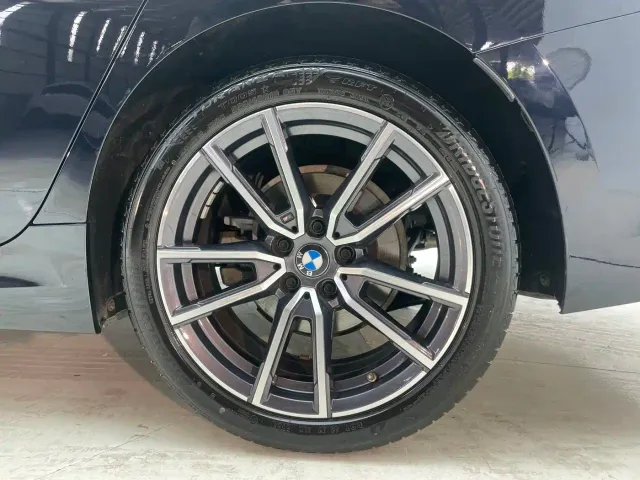 BMW 3 Series — Фото автомобиля 24