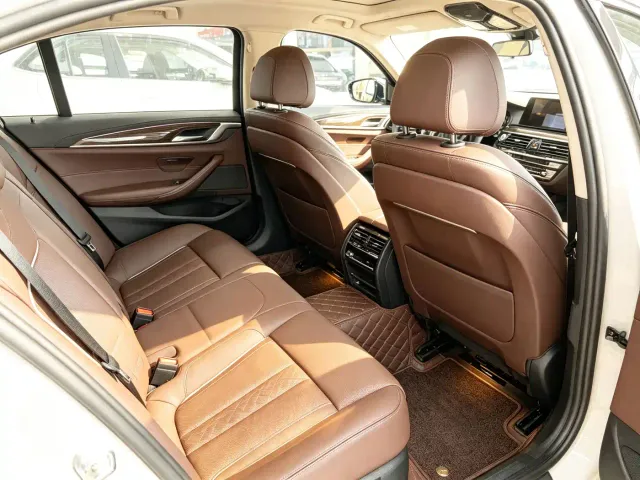 BMW 5 Series — Фото автомобиля 9