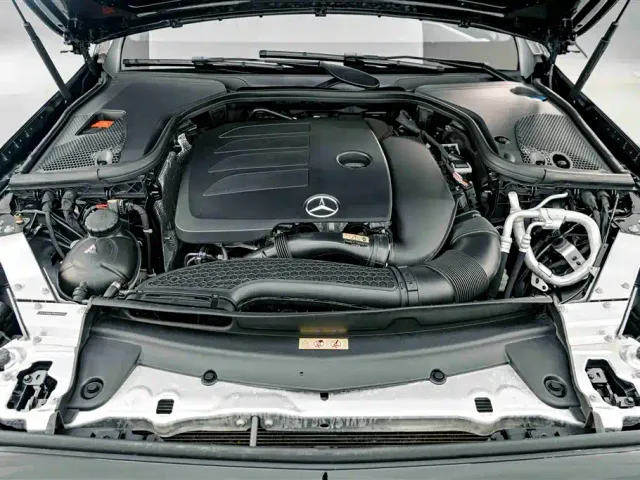 Mercedes-Benz E-Class — Фото автомобиля 24