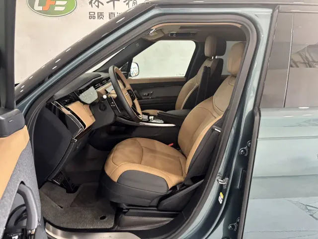 Land Rover Range Rover Sport — Фото автомобиля 14
