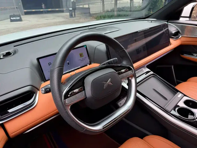 Xpeng G9 — Фото автомобиля 13