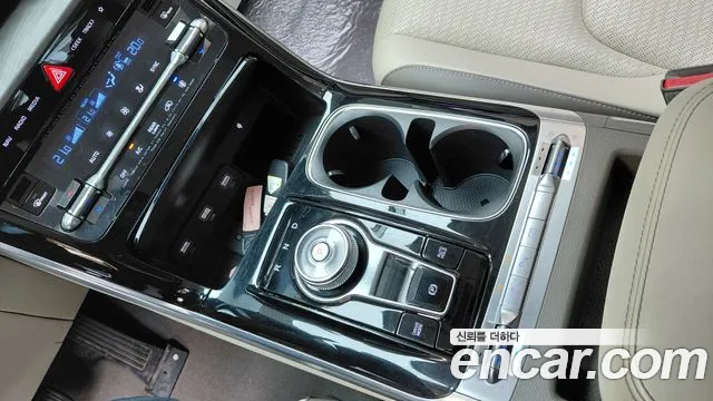 Kia Canival Carnival 4 поколение Бензин 9 мест Signature — Фото автомобиля 9
