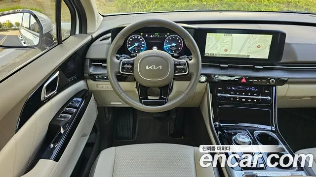 Kia Carnival Generation 4 — Фото автомобиля 13