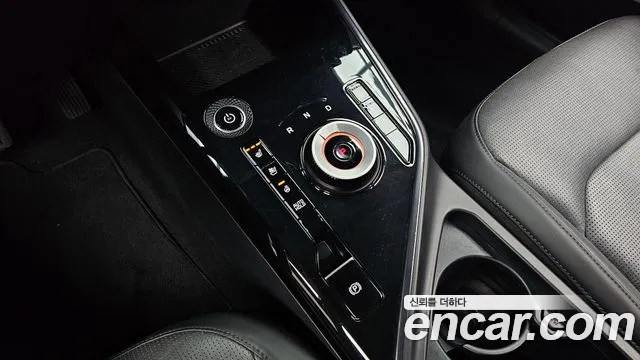 Kia Niro — Фото автомобиля 12