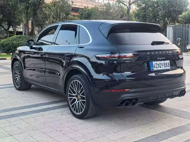Porsche Cayenne — Фото автомобиля 9