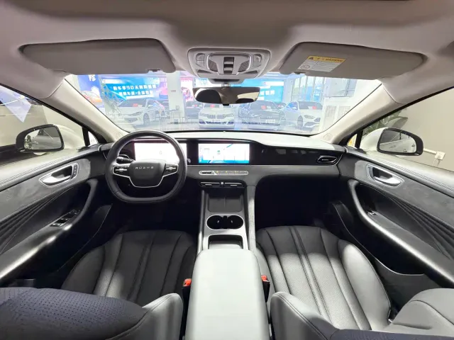 Roewe D7 — Фото автомобиля 6