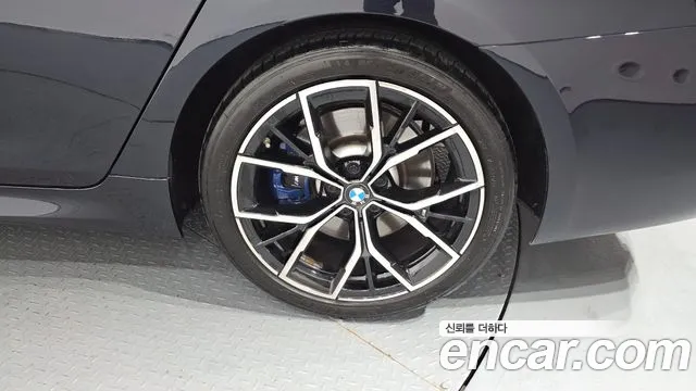 BMW 5-Series 5 серия (G30) 530i xDrive M Sport — Фото автомобиля 19