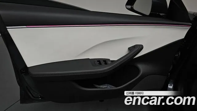 Tesla Model 3 — Фото автомобиля 23