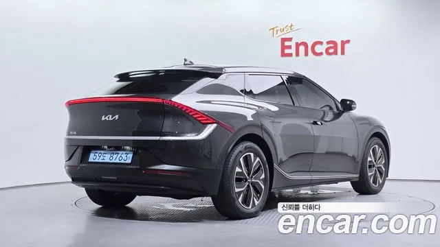 Kia EV6 — Фото автомобиля 2
