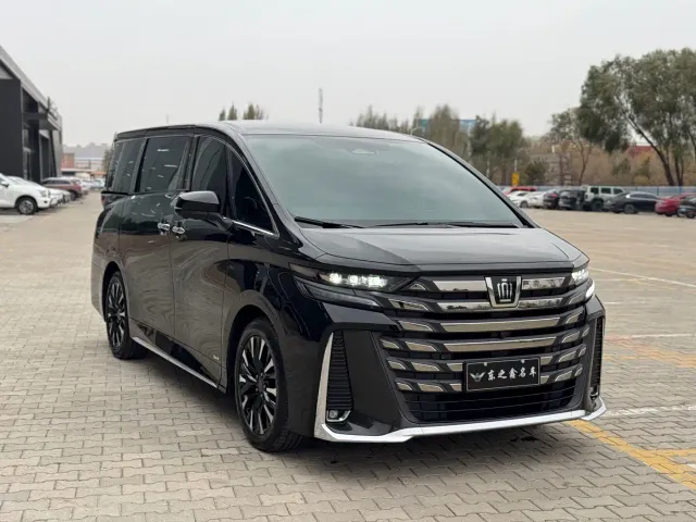 Toyota Vellfire — Фото автомобиля 3