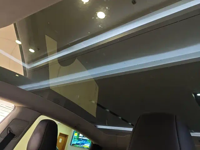 Tesla Model Y — Фото автомобиля 17
