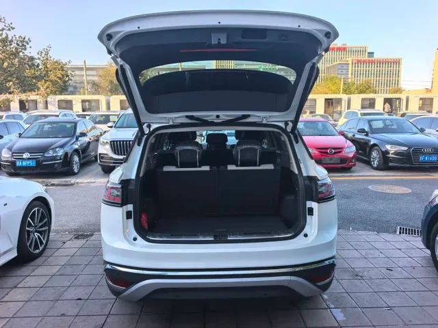 Volkswagen ID.6 Crozz — Фото автомобиля 14