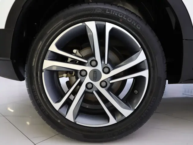 Geely Binyue — Фото автомобиля 21