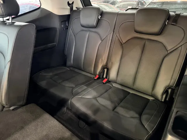 Roewe RX8 — Фото автомобиля 12