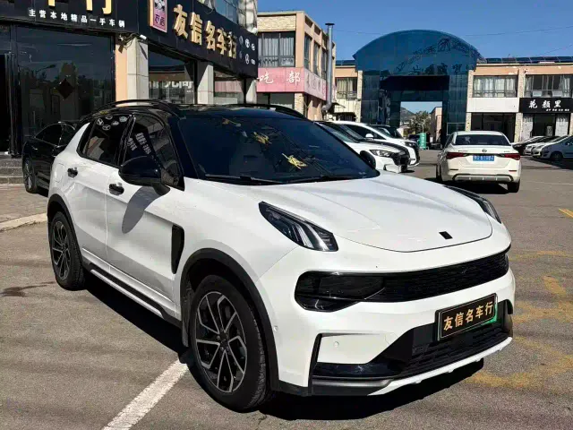 Lynk & Co 01 EM-P — Фото автомобиля 3