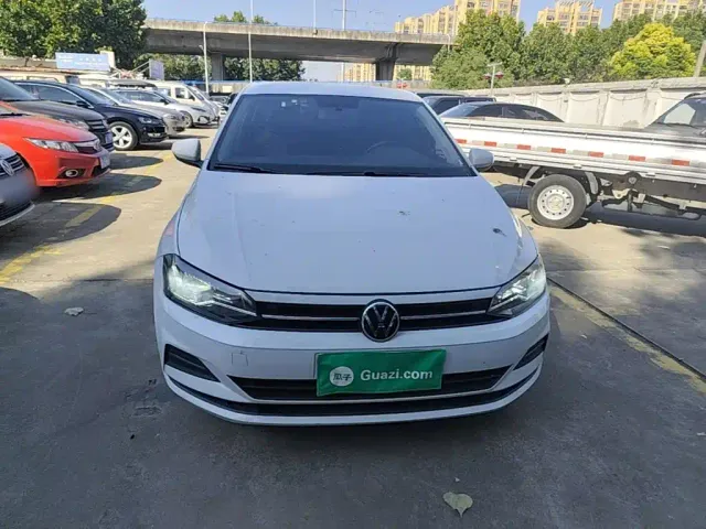 Volkswagen Polo — Фото автомобиля 2