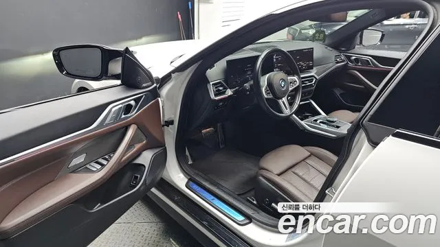 BMW i4 — Фото автомобиля 15
