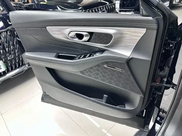 GAC Trumpchi GS8 — Фото автомобиля 20